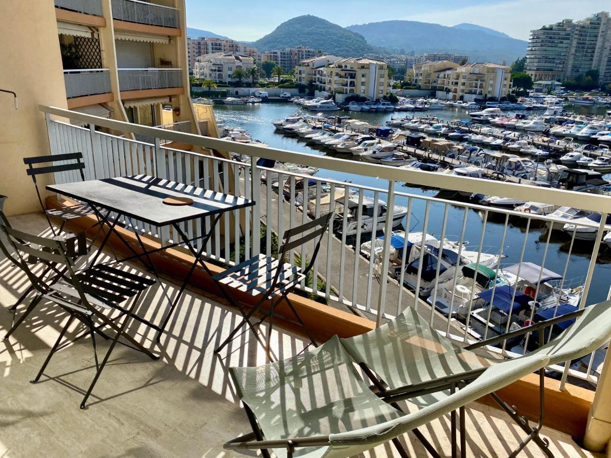 Appartement Lumineux 6 Places Avec Vue Sur Marina Mandelieu-La Napoule Exterior photo